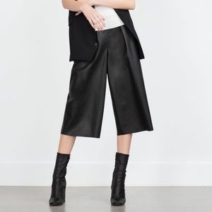 NWT ZARA black faux leather culottes (large)